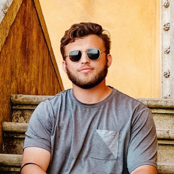 Meet your Posher, Aaron - Picture 1 of 1
